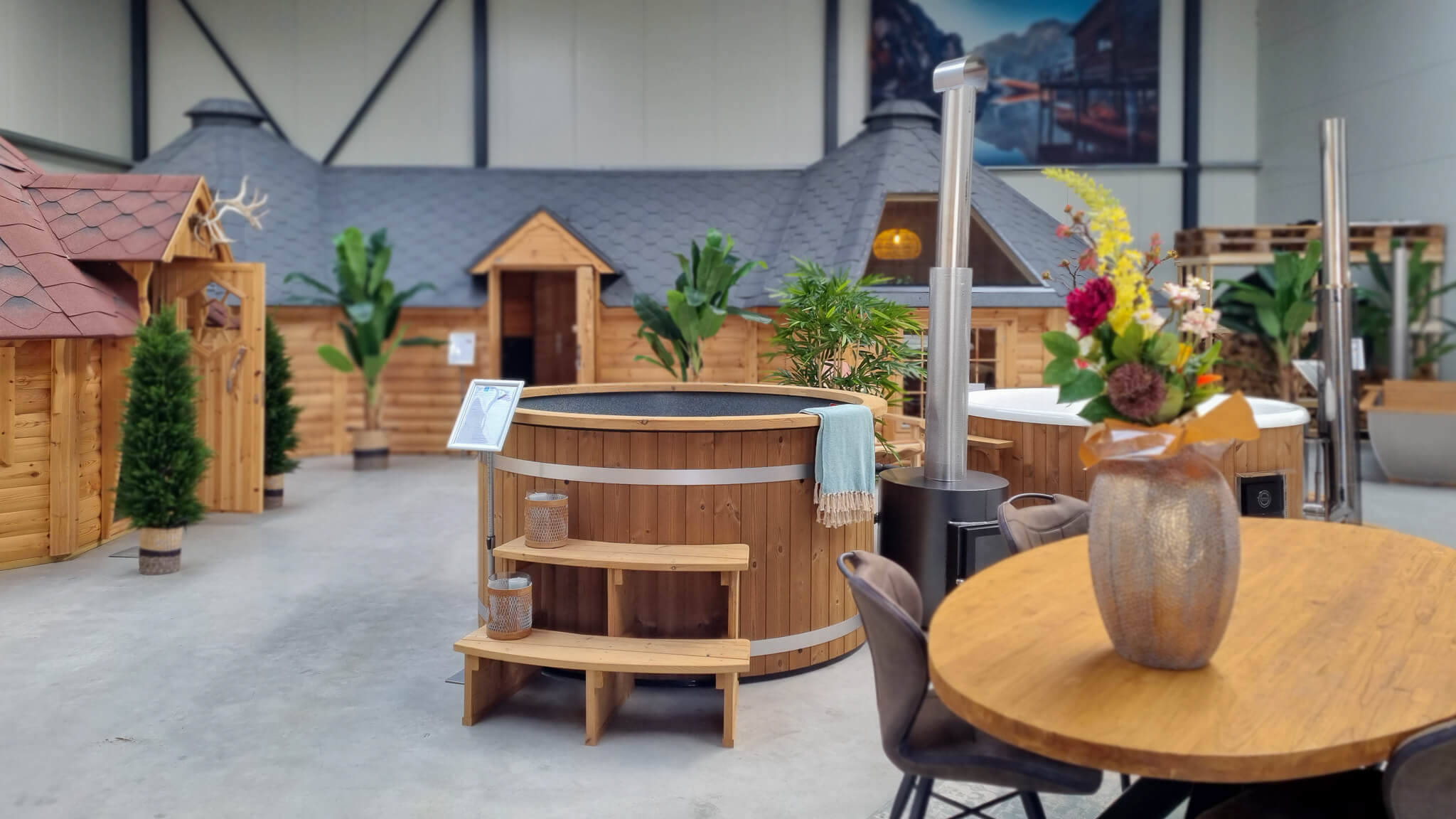 Showroom Ticra Outdoor flevoland thermowood hottub grenen finse kota accommodatie